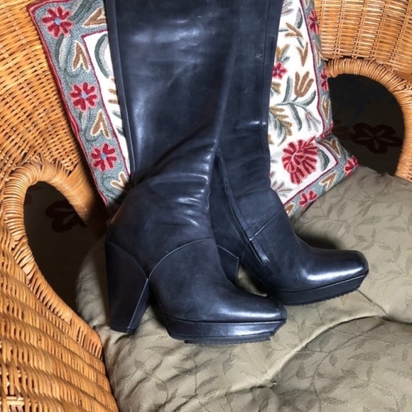 John Fluevog Shoes - John Fluevog boots - Size 7.5